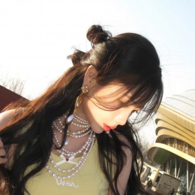 甜蜜寂寞女孩